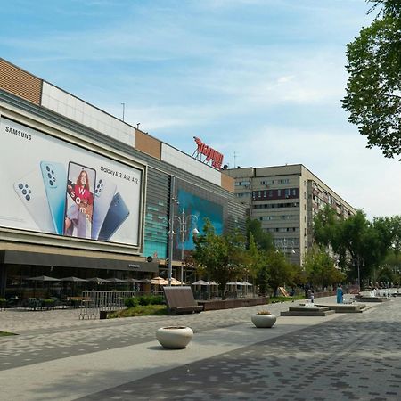 Nadezhda Apartment on Zhibek Zholy 33 Alma-Ata Buitenkant foto