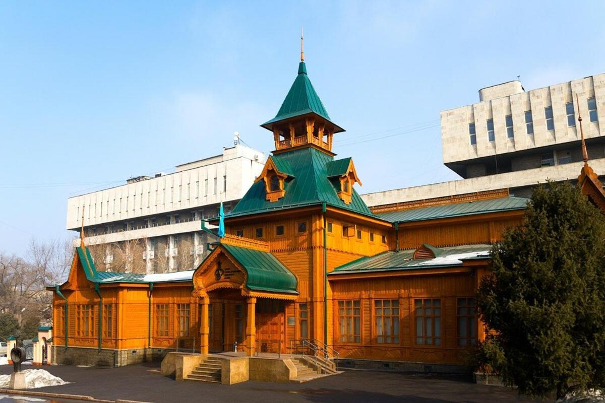 Nadezhda Apartment on Zhibek Zholy 33 Alma-Ata Buitenkant foto